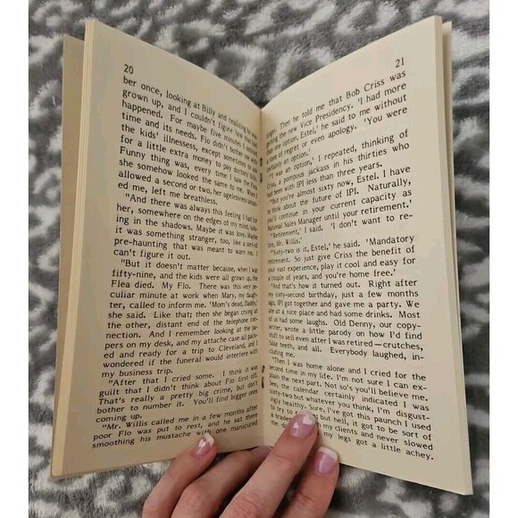 Anomalies by J. N. Williamson Autographed (Not Personalized) Mint Condition - Picture 5 of 6